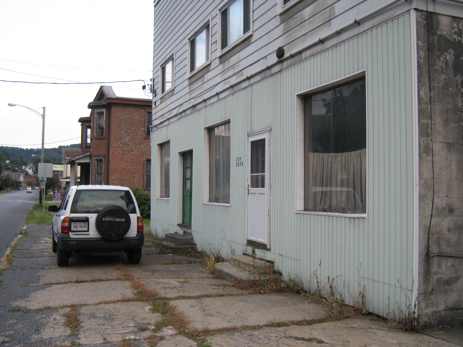 Building and tracker